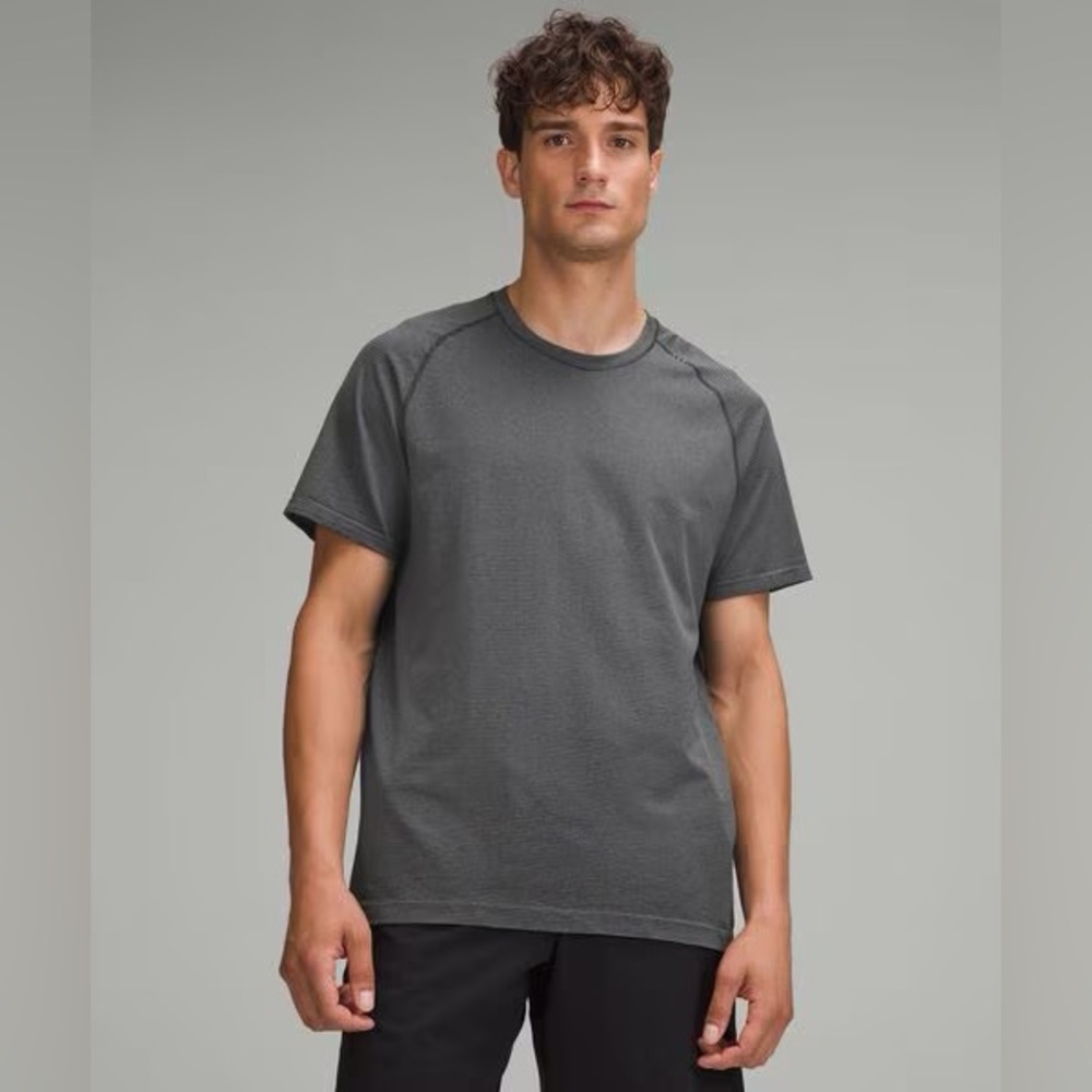 Lululemon Metal Vent Tech Short-Sleeve Shirt sz S